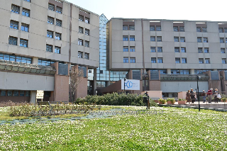 Truffa aggravata, indagine su neurochirurgo a Torrette, l’avvocato: "Chiarirà ogni aspetto"