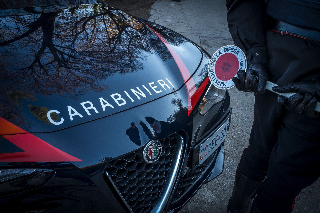 Aggressione a Numana: 38enne arrestato dopo una lite in piazza