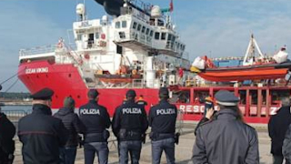 Migranti, la nave Ocean Viking attesa ad Ancona con 276 persone a bordo