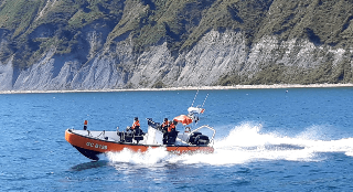 Portonovo: natante imbarca acqua, quattro persone salvate dalla Guardia Costiera