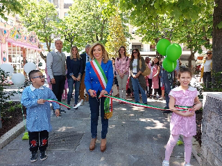 Falconara Marittima: piazza Garibaldi torna a splendere, festa con i bambini