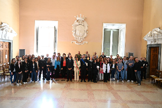 Osimo, la sindaca Glorio riceve la fascia tricolore: "Un onore essere la prima donna"
