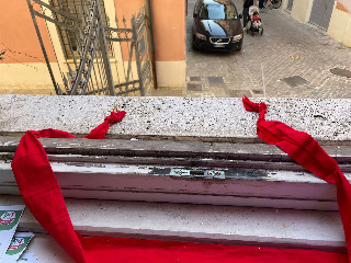Bandiera palestinese strappata dalla sede Pd a Senigallia