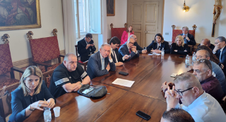 Urso: "Beko polo europeo, 76 milioni di euro per le Marche"