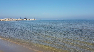 Tragedia sulla spiaggia di velluto: uomo muore in mare a Senigallia