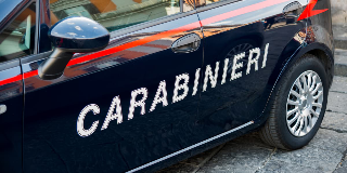 Lesioni a una donna e a sua figlia, deferito un 67enne